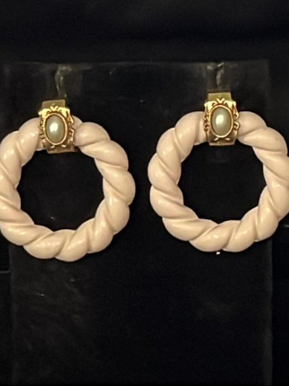 Cream Door Knocker with Gold Tone Hanger Earrings